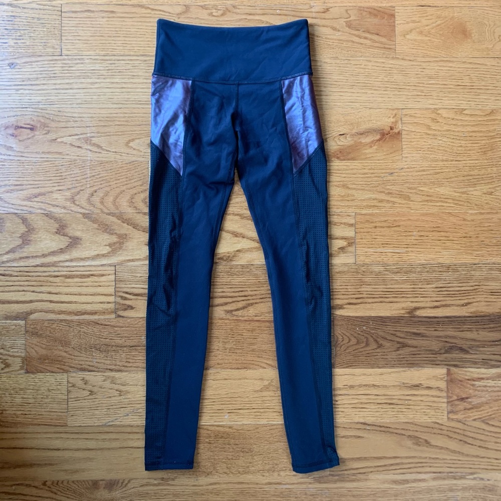 Noli Yoga Violet Liquid Hip & Mesh Panel Legging